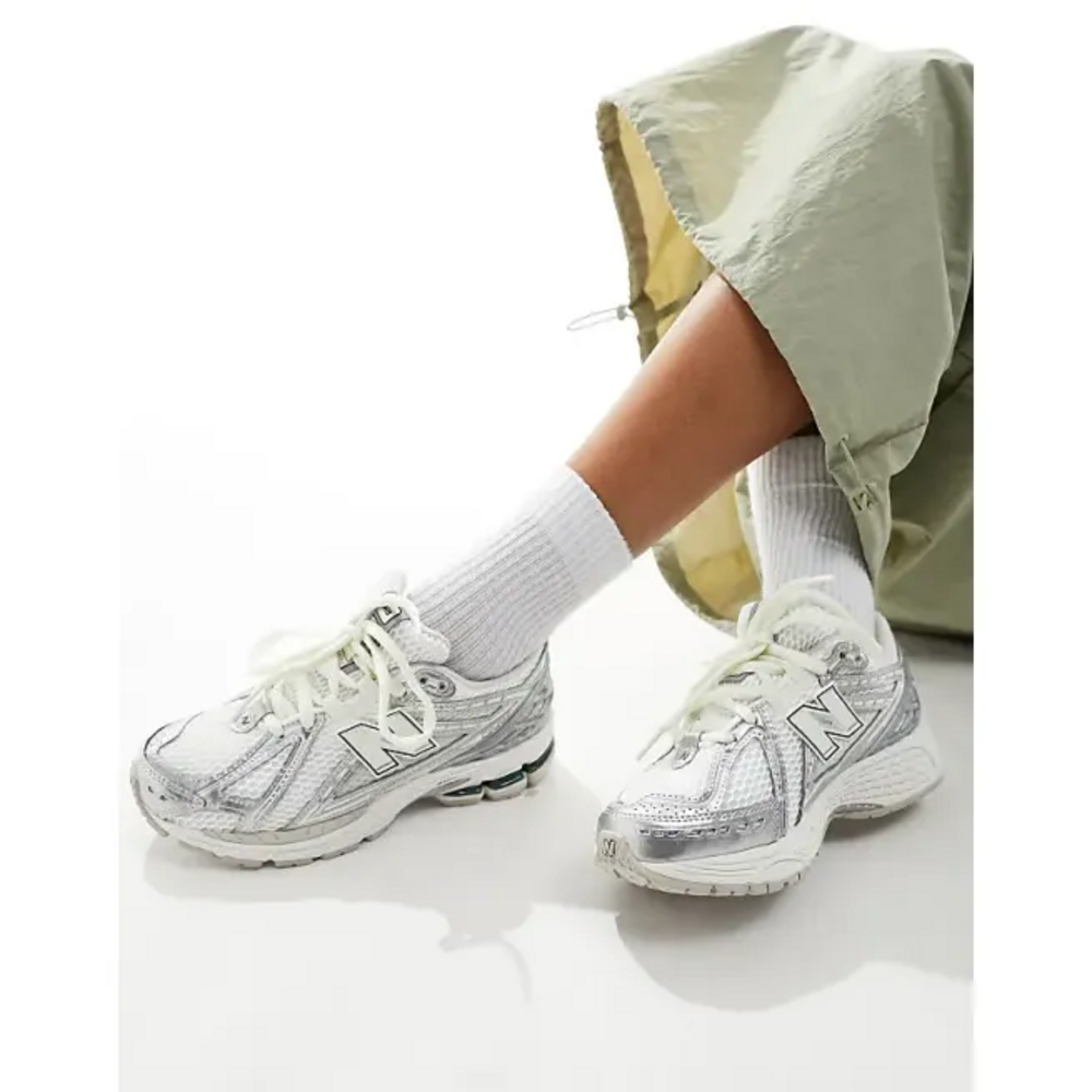 New Balance 1906 sneakers in Silver